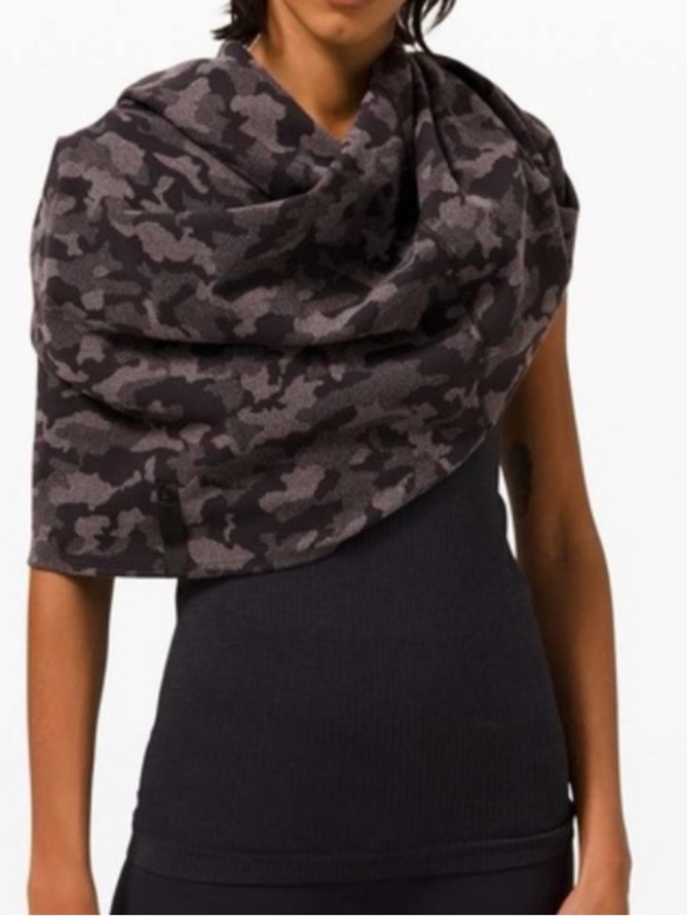 Lululemon Vinyasa Rulu Wrap Scarf O/S Black Gray Camo - Very Good Condition